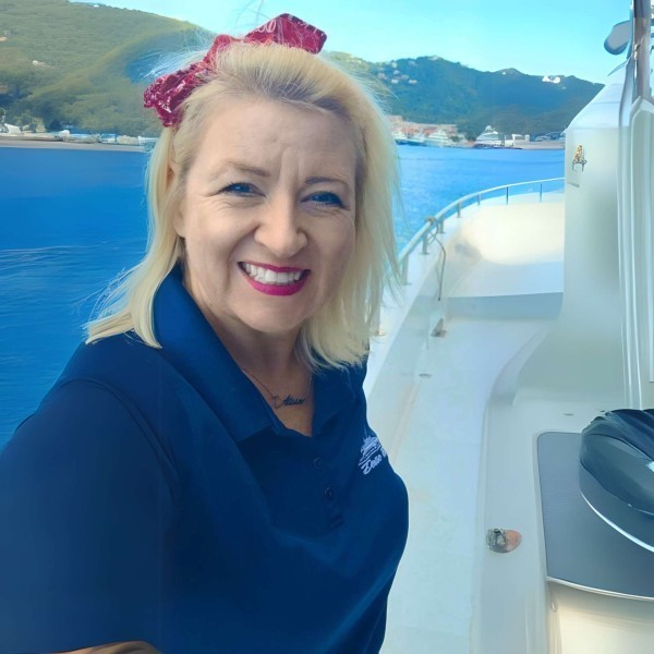 Stewardess: Allison Hines Stewardess: Allison Hines