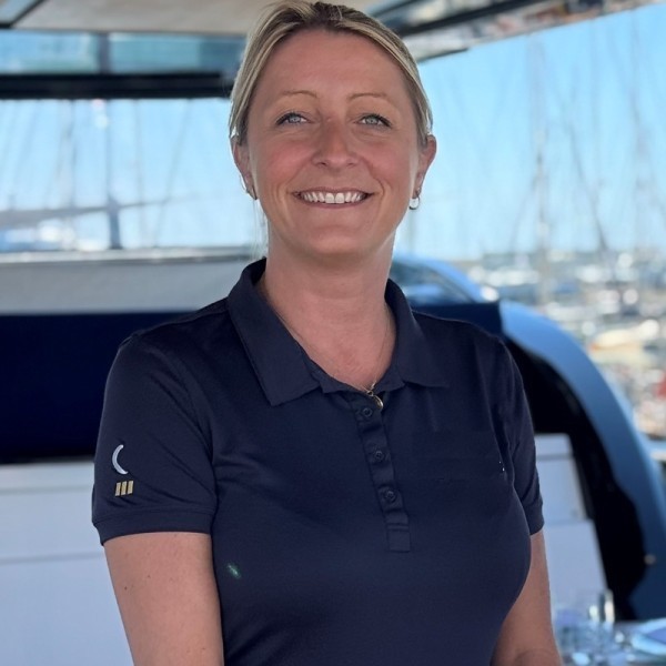 CHIEF STEWARDESS: Dorothée HUART CHIEF STEWARDESS: Dorothée HUART