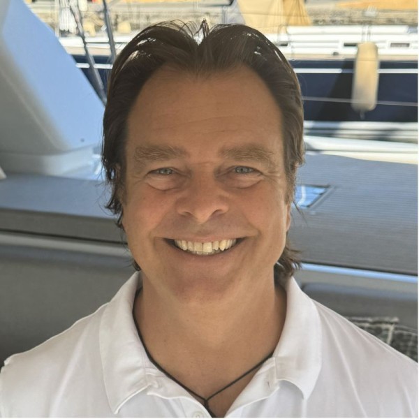 Captain: Benoît (Ben) Pichette Captain: Benoît (Ben) Pichette