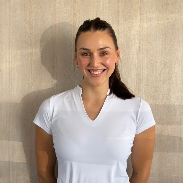 Stewardess: Caela Gauché