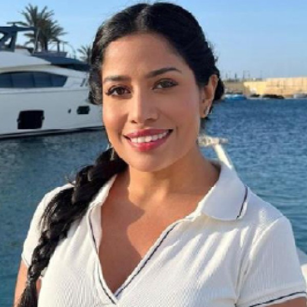 2ND STEWARDESS: Kathleen Contreras