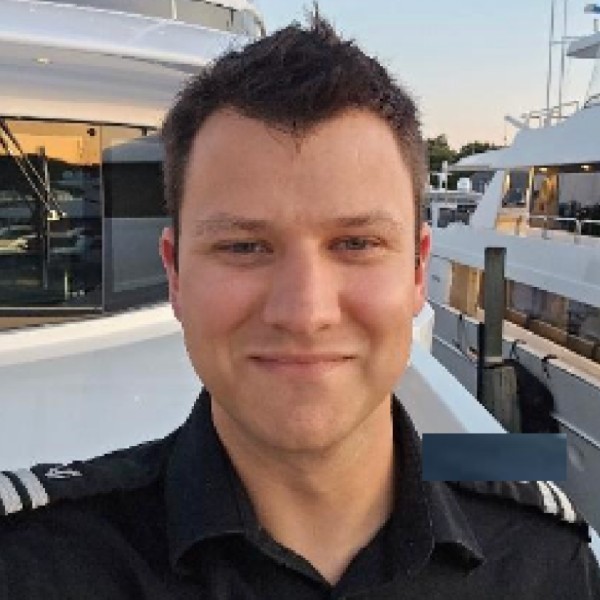 FIRST OFFICER: Roberts Remesis