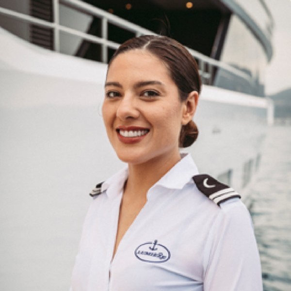 2ND STEWARDESS: Amanda Martinez