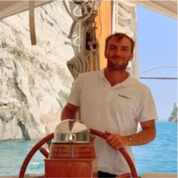 Deckhand: Augustin Hennebert Deckhand: Augustin Hennebert