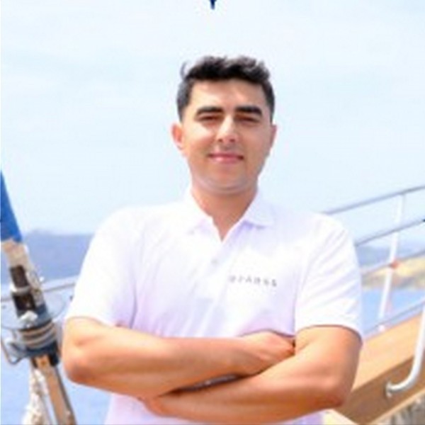 Deckhand: Murat Eris Deckhand: Murat Eris