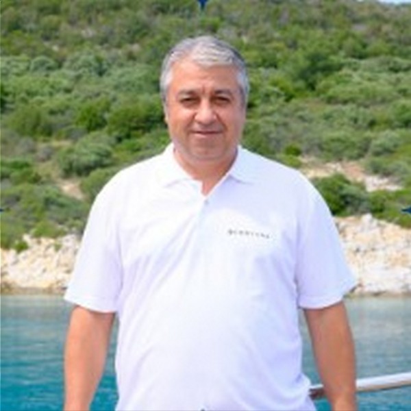 Chef: Kamil Sari Chef: Kamil Sari