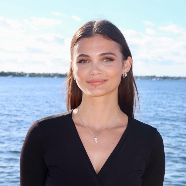 STEWARDESS/MASSEUSE: Nicola Wainwright STEWARDESS/MASSEUSE: Nicola Wainwright